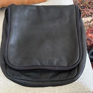 Boulder Ridge Genuine Black Cowhide Leather Hanging Travel Toiletry Bag